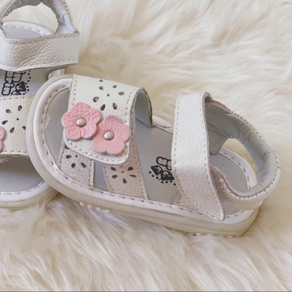 Baby girl leather sandals with adjustable Velcro